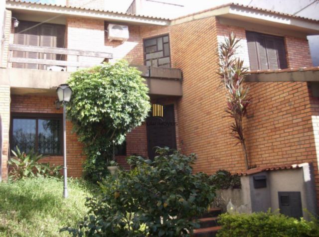 Casa para Venda - 238m², 4 dormitórios, sendo 1 suites, 2 vagas - Medianeira