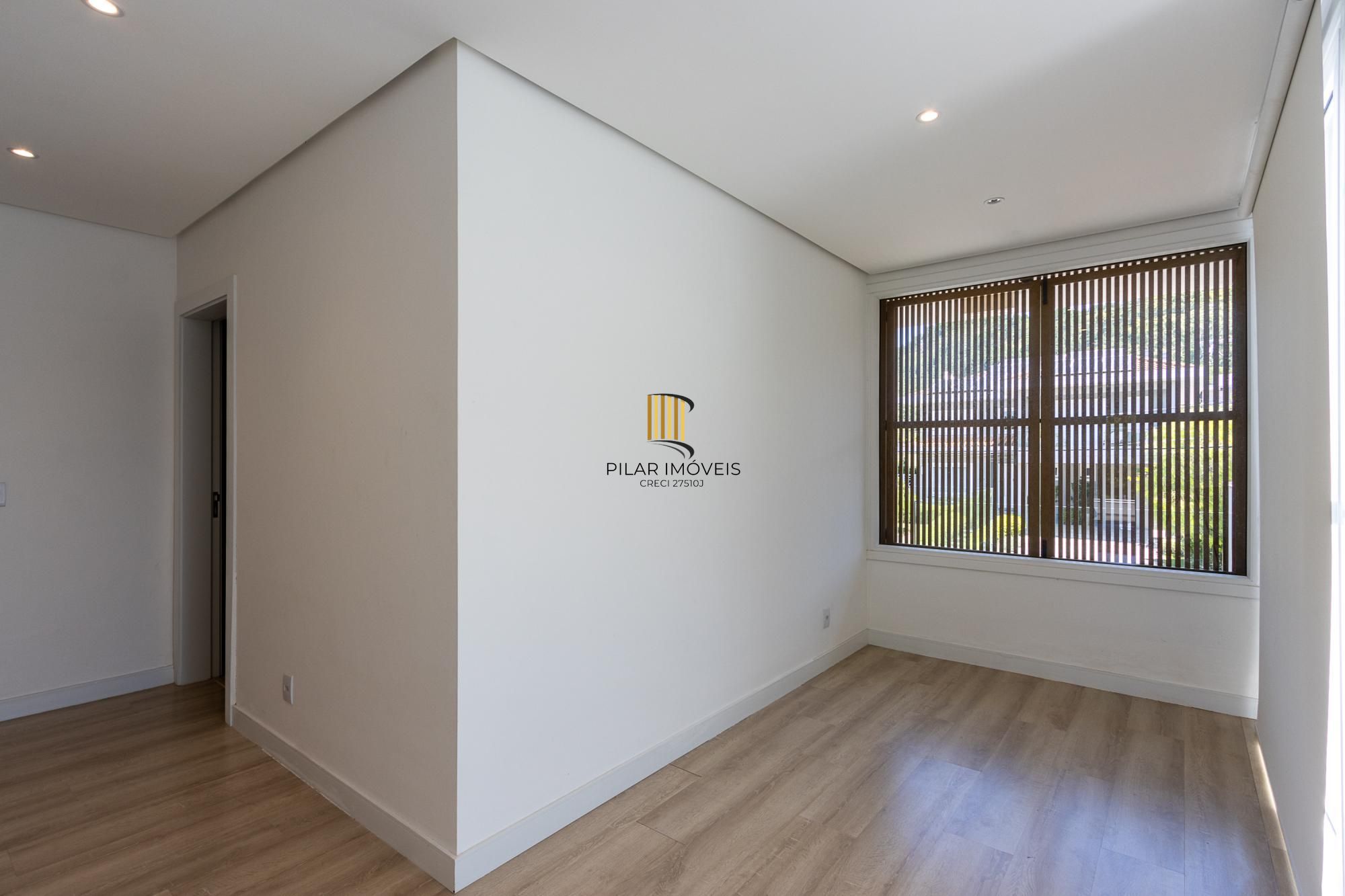 Casa de Condomínio 4 dormitórios no bairro Vila Nova