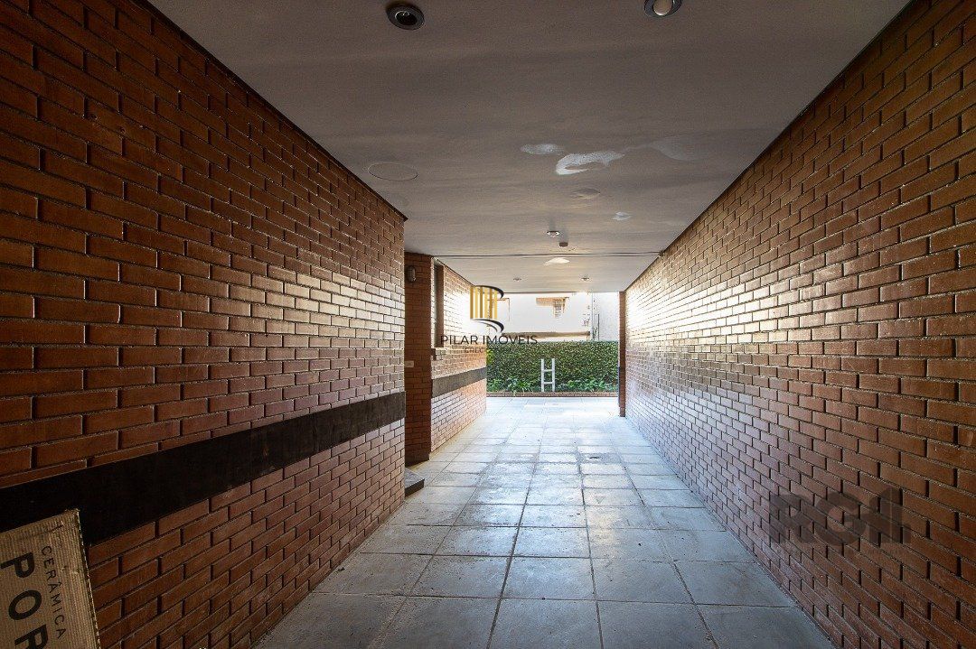 Excelente casa de 3 andares em condomínio fechado