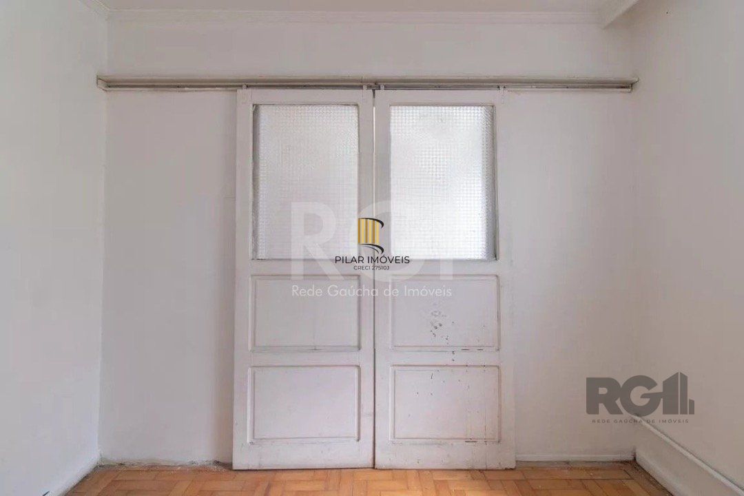 Casa para Venda - 200m², 5 dormitórios, 2 vagas - Azenha