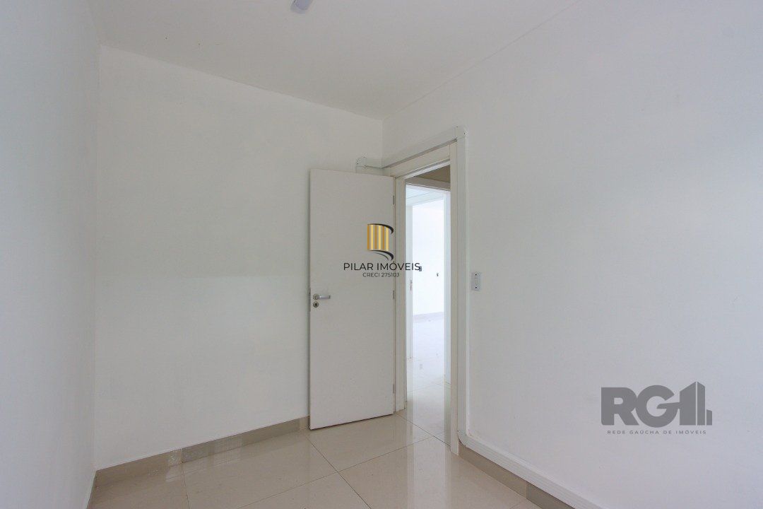 Casa com 4 quartos, com 347,57 m 2 privativos