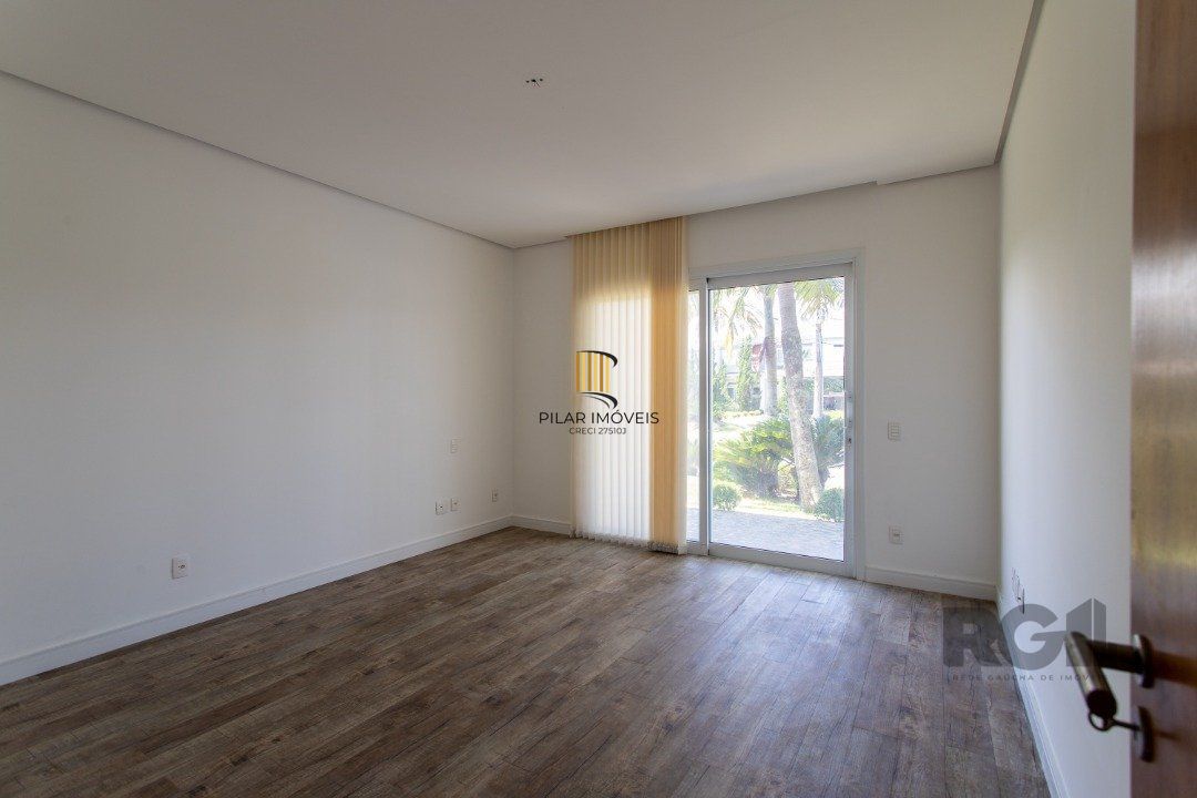 Casa  no condomínio Terra Ville , com aproximadamente 450m quadrados.