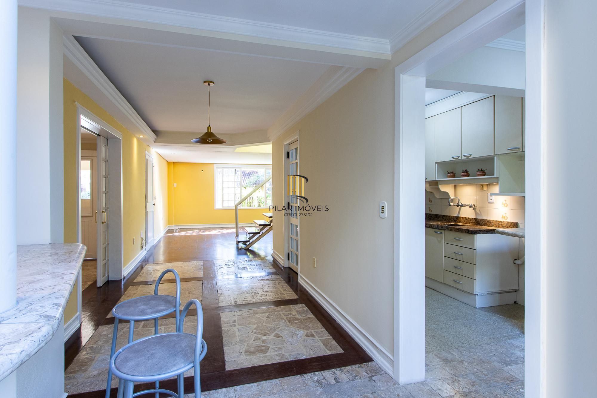 Casa condomínio, no bairro Tristeza, 175,17m² área privativa,03 dormitórios 01 suíte e 02 vagas!