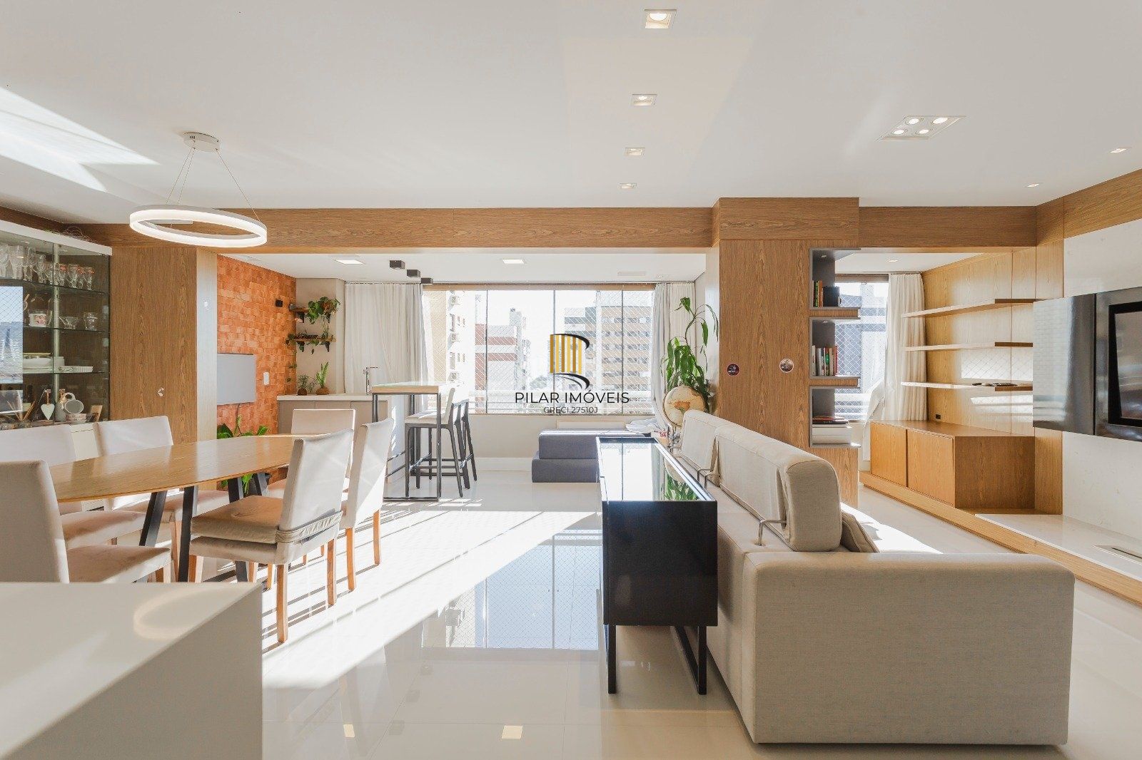 3 dormitórios, com 2 vagas no Life Square Menino Deus! - Pilar Imóveis