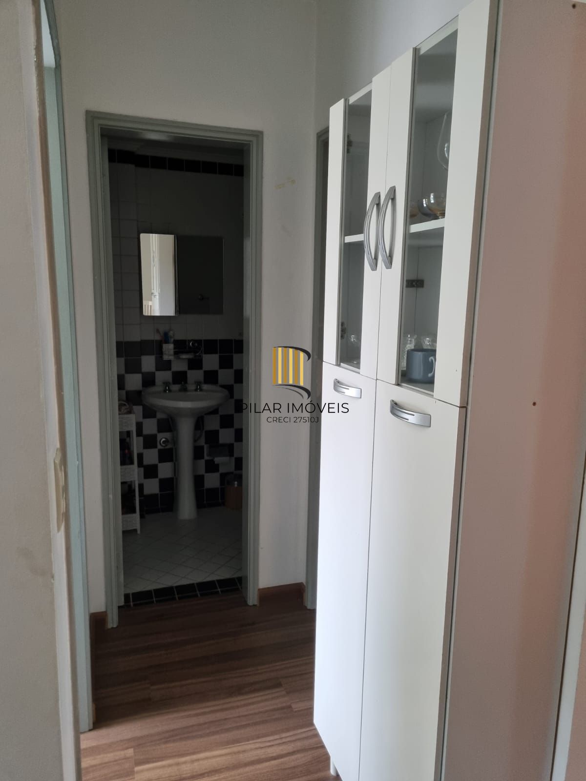 Apartamento de 1 dormitório com sacada no Centro Histórico.