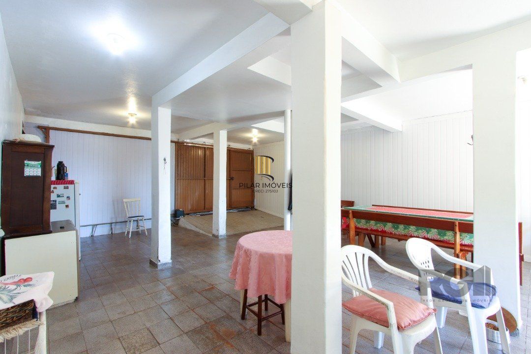 Casa 04 dormitórios, 02 suítes, living 02 ambientes