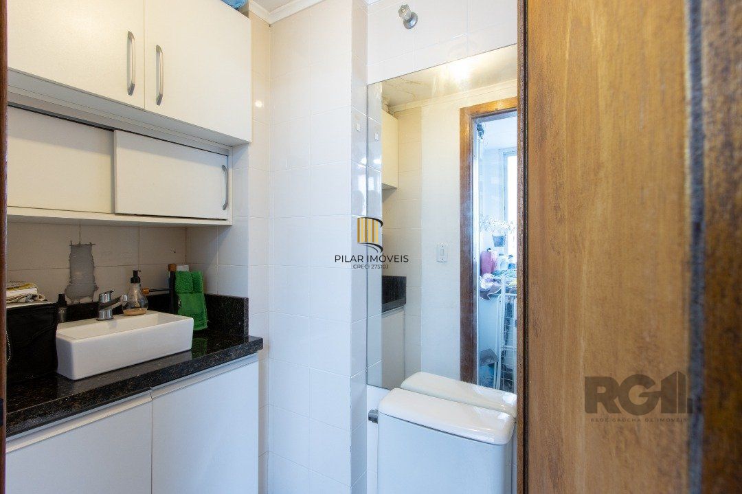 Apartamento 3 quartos, 2 banheiros, 1 vaga, condomínio com infra - Bairro Cristal