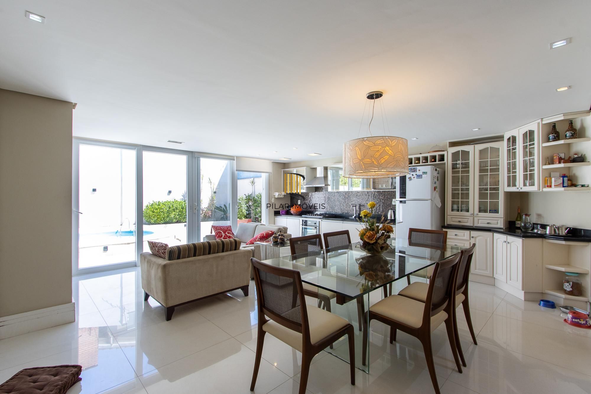 Casa 4 dormitórios no bairro Cristal