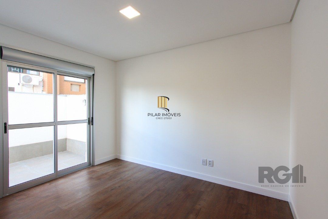 Apartamento em Porto Alegre no Bairro Petrópolis, de 2 quartos, GARDEN , semi mobiliado