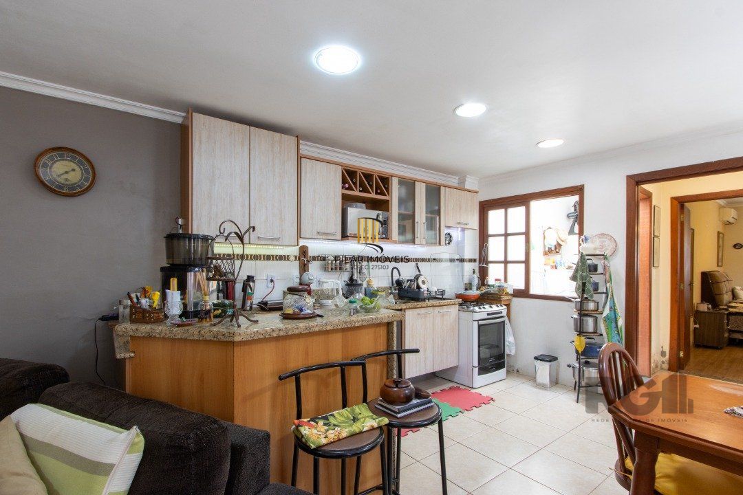 Casa 2 dormitórios no bairro Camaquã