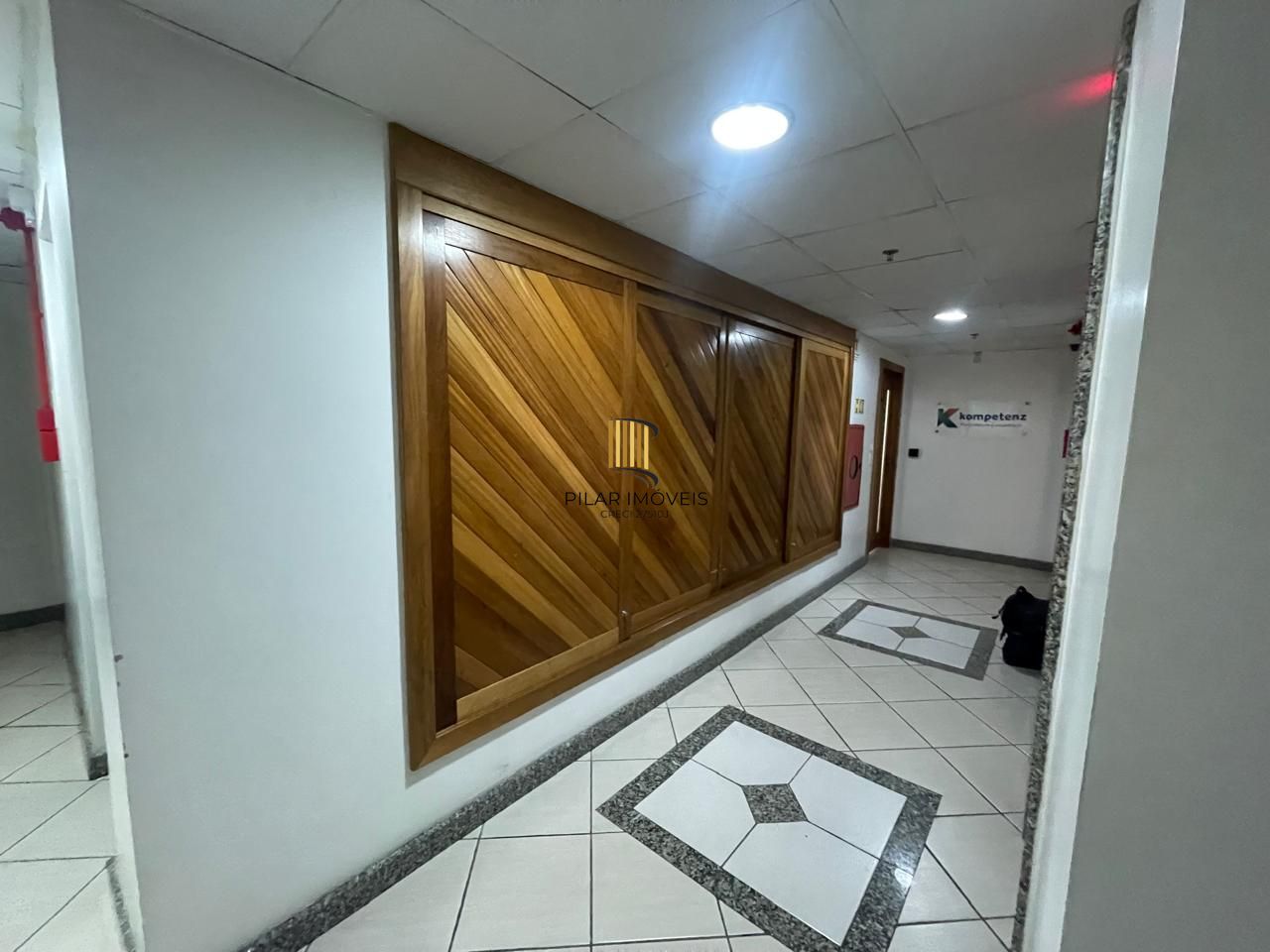 ala comercial desocupada à venda no coração do bairro Boa Vista, em Porto Alegre, Rio Grande do Sul!