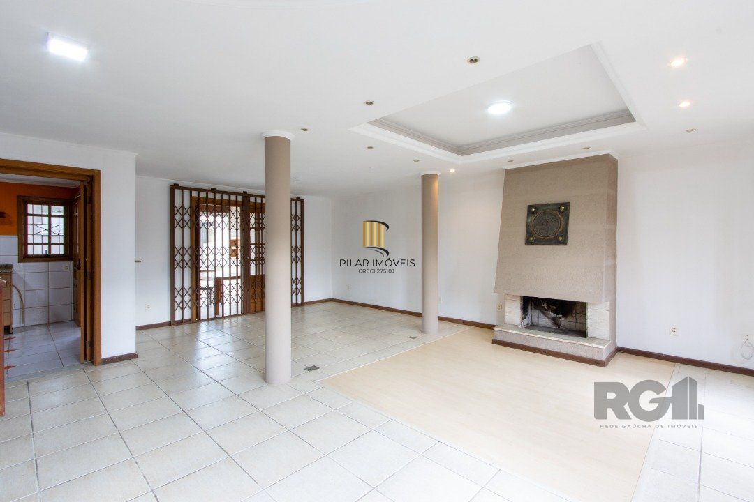 Casa 4 dormitórios no bairro Ipanema