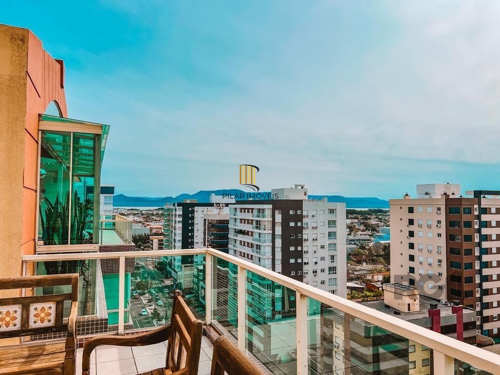 Magnífica Cobertura com vista eterna para o mar
