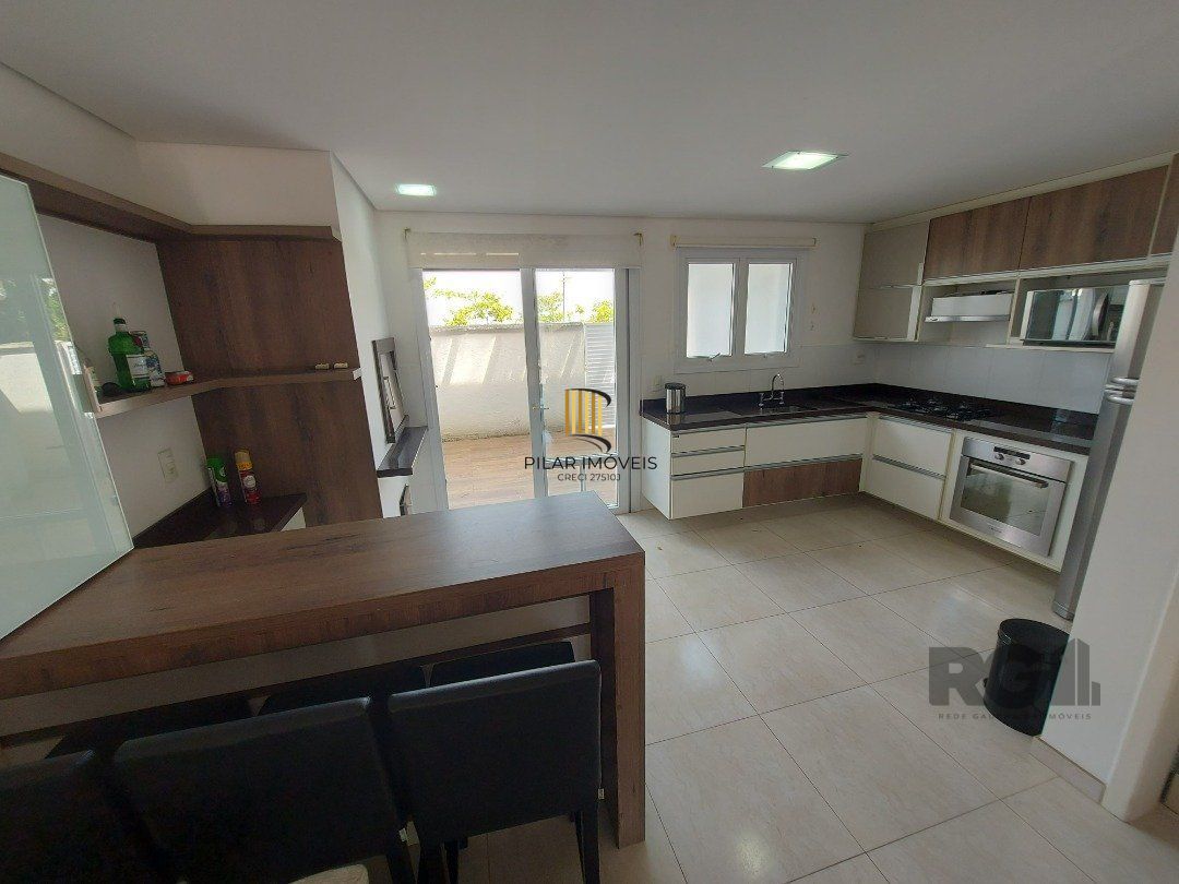 Casa em Condomínio Fechado com 3 quartos e 150m² privativos