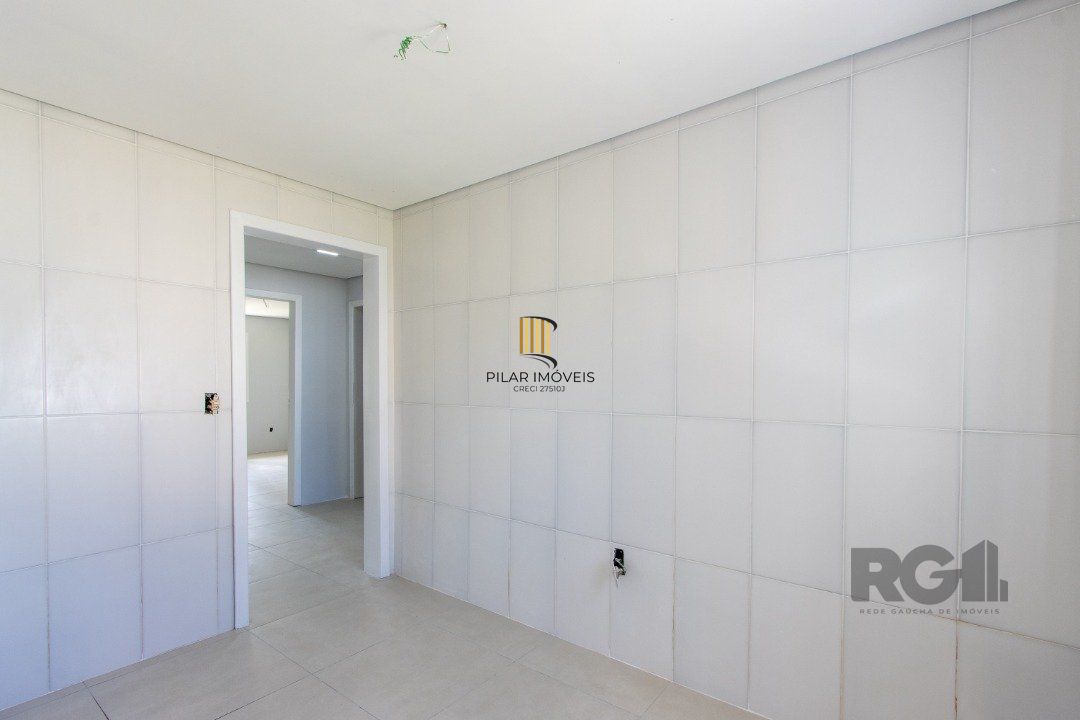 Casa  no Bairro Hípica, 100% reformada, 2 dormitórios, 1 vaga de garagem.