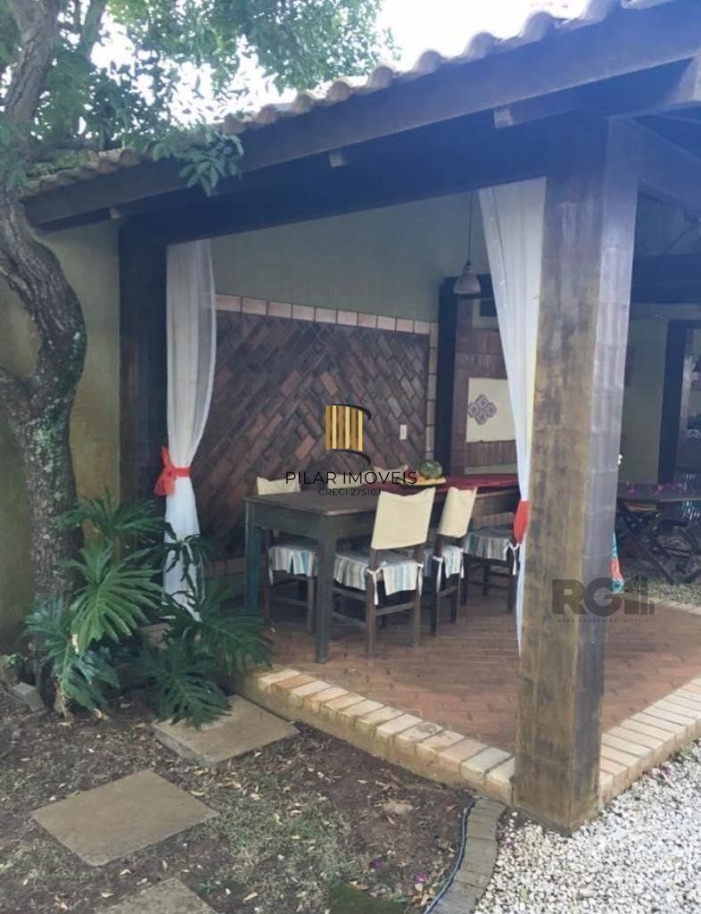 Casa 4 dormitórios no bairro Atlântida