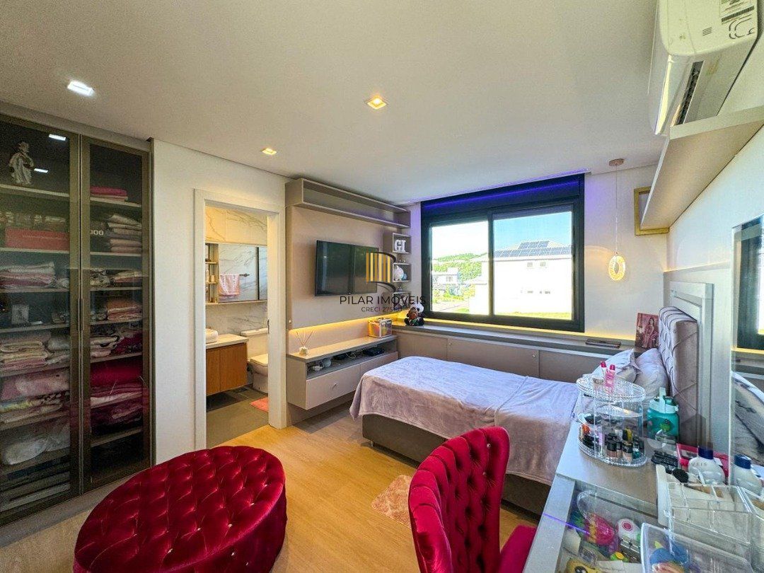 Casa Condominio para Venda - 340m², 4 dormitórios, sendo 4 suites, 4 vagas - Alphaville