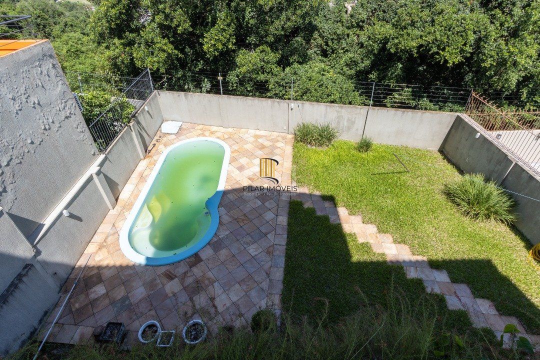 Casa de Condomínio 4 dormitórios no bairro Nonoai