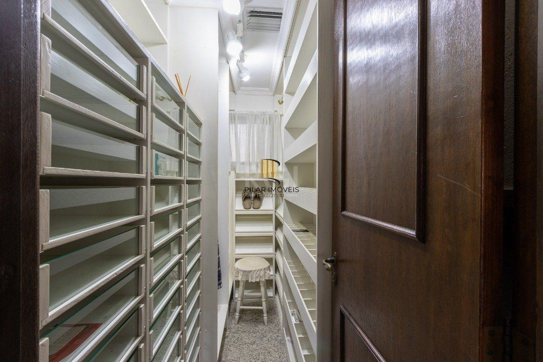 Casa para Venda - 430m², 4 dormitórios, sendo 2 suites, 4 vagas - Vila Assunção
