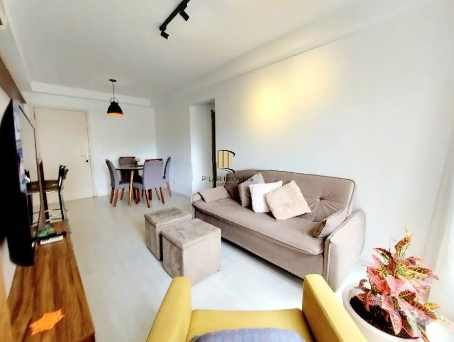 Apartamento de 3 dormitórios, 1 suíte e 1 vaga de garagem.