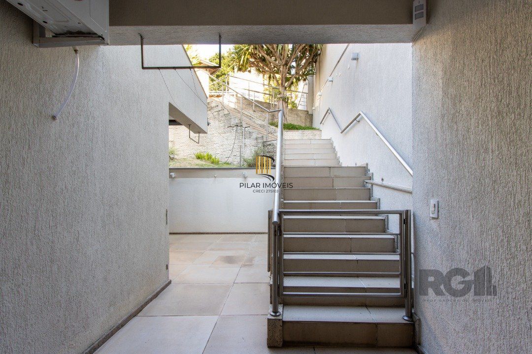 Casa com 5 suites com area privativa 714,00