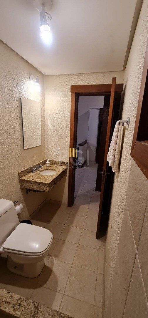 Casa de Condomínio 4 dormitórios no bairro Vila Conceição