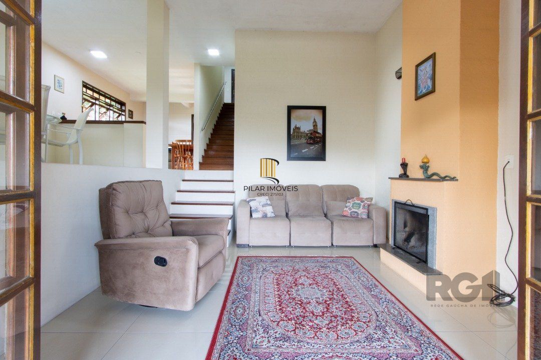 Casa para Venda - 220m², 3 dormitórios, sendo 2 suites, 5 vagas - Espirito Santo