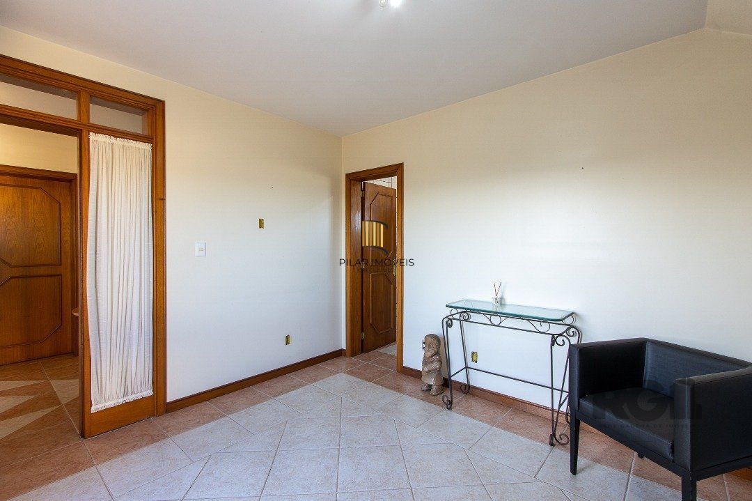 Casa para Venda - 450m², 4 dormitórios, sendo 4 suites, 5 vagas - Vila Assunção