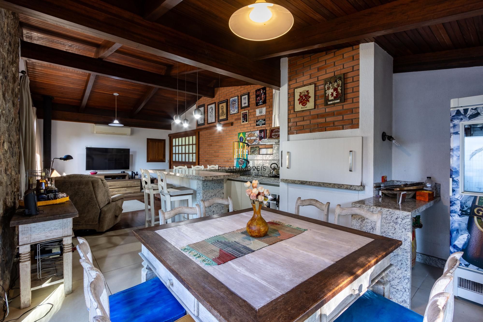 Casa de Condomínio 4 dormitórios no bairro Cavalhada