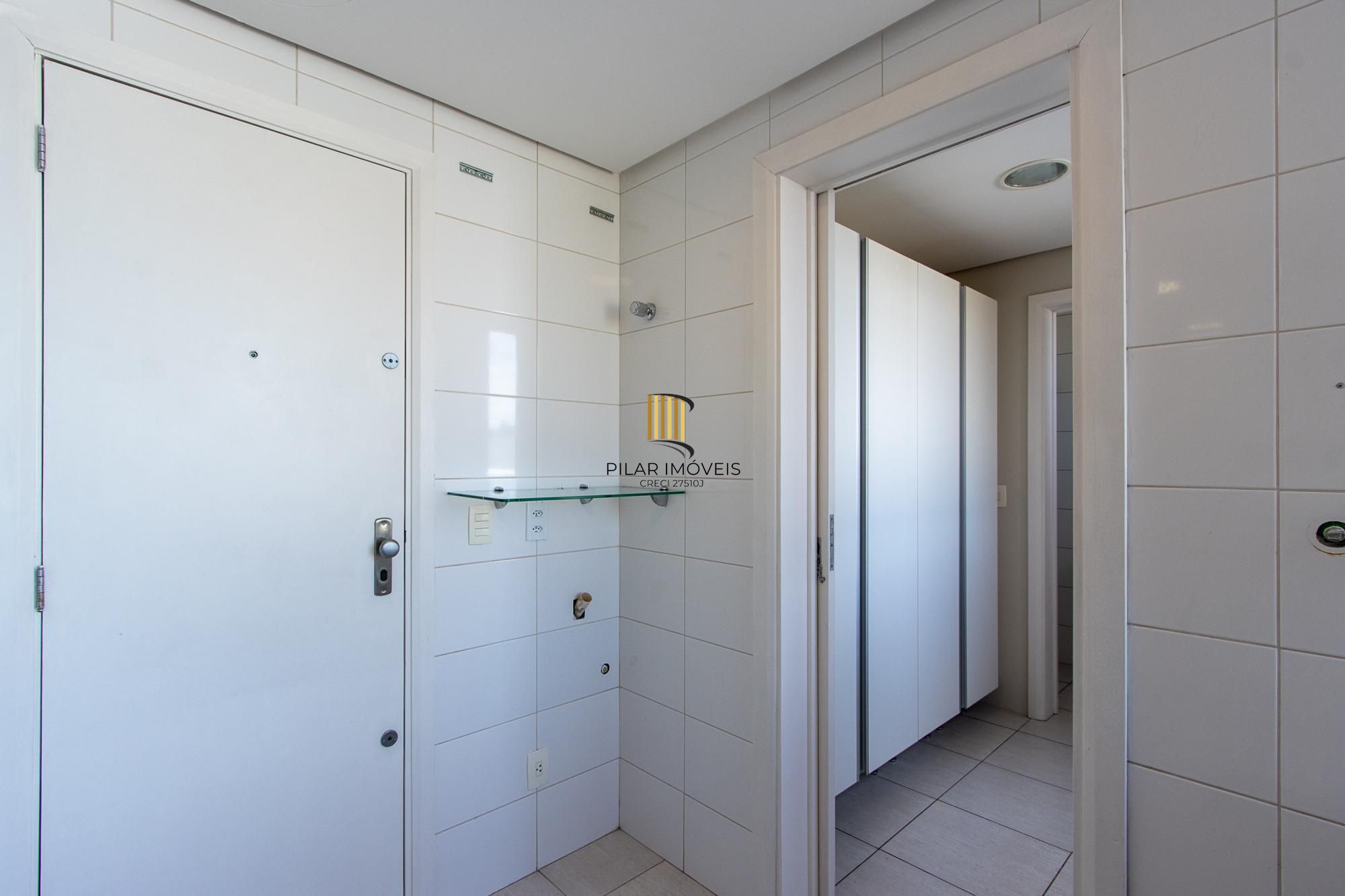 Excelente apartamento de 3 dormitórios, 1 suíte e 2 vagas de garagem.