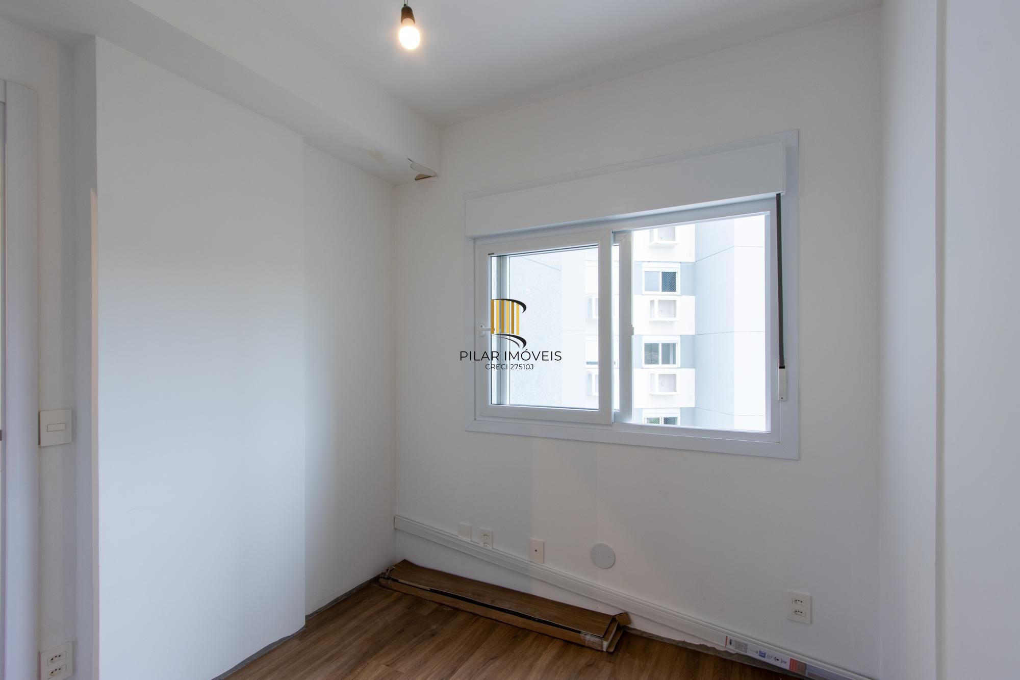 Apartamento à venda no bairro Teresópolis em Porto Alegre.