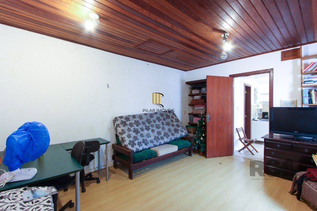 Casa térrea com  hall de entrada ,4 dormitórios
