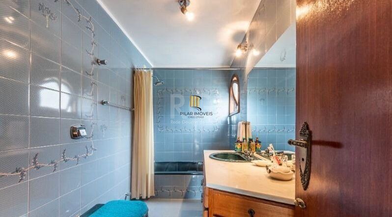 Casa para Venda - 456m², 3 dormitórios, sendo 2 suites, 2 vagas - Vila Assunção
