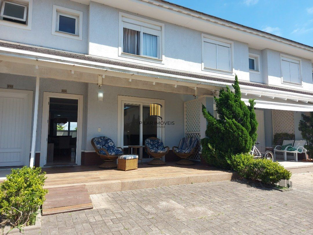 Casa em Condomínio Fechado com 3 quartos e 150m² privativos