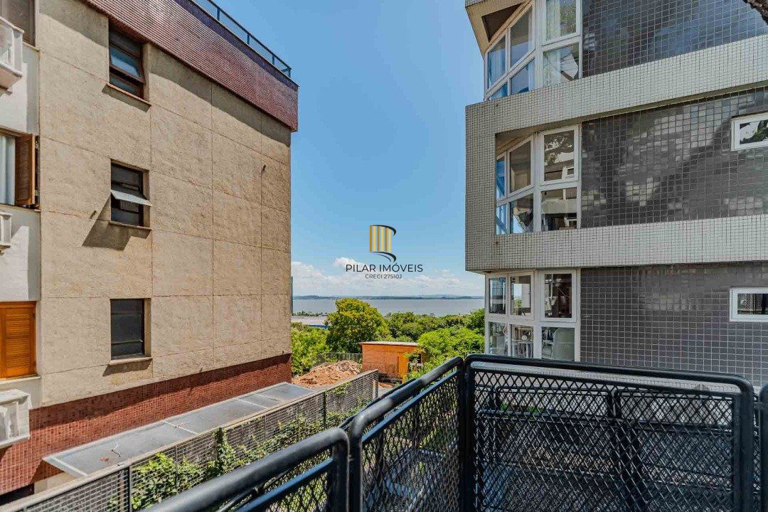 **Apartamento Garden com 3 dormitórios sendo 1 suíte à Venda - Bairro Cristal, Porto Alegre**
