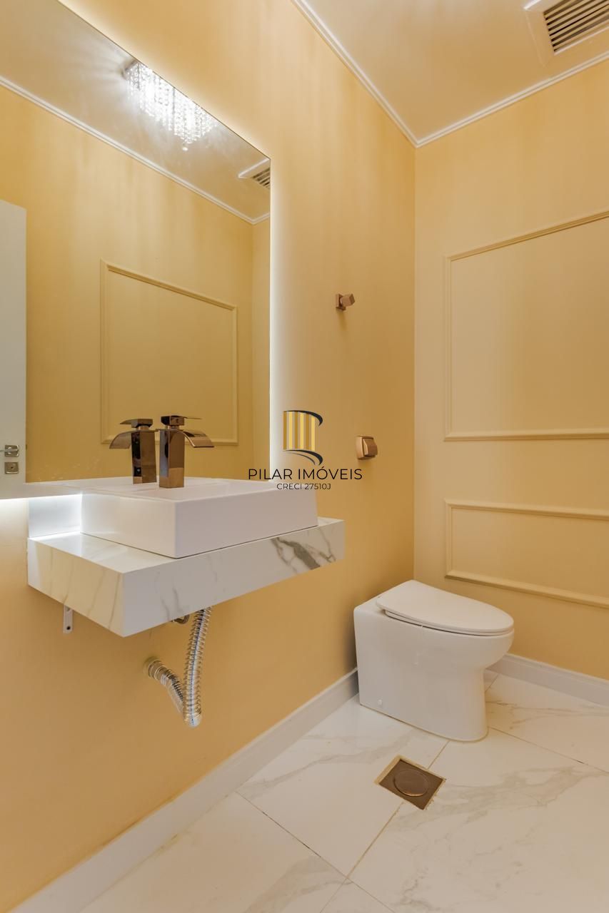 Casa de 3 dormitórios á venda no Jardim Lindóia em Porto Alegre