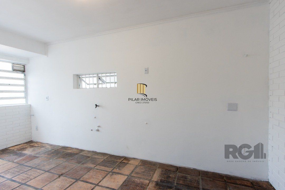 Casa para Venda - 337m², 3 dormitórios, sendo 1 suites, 3 vagas - Cristal