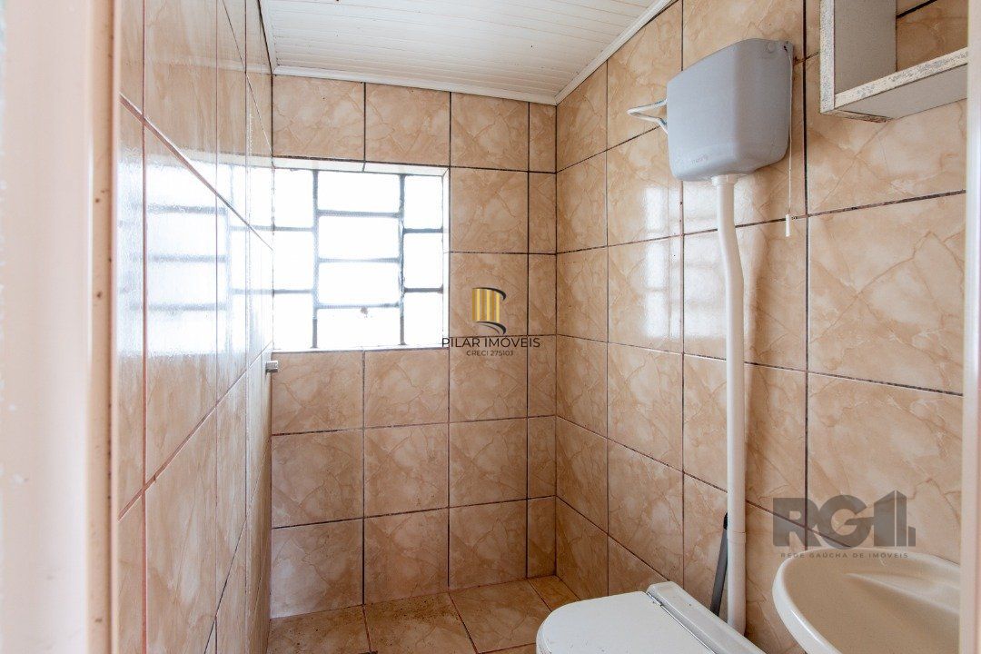 Casa 2 dormitórios no bairro Camaquã