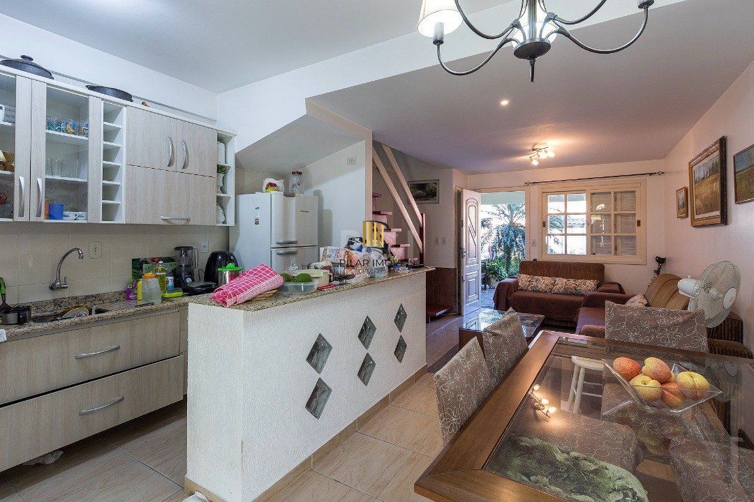 Casa para Venda - 124m², 2 dormitórios, sendo 1 suites, 2 vagas - Hípica