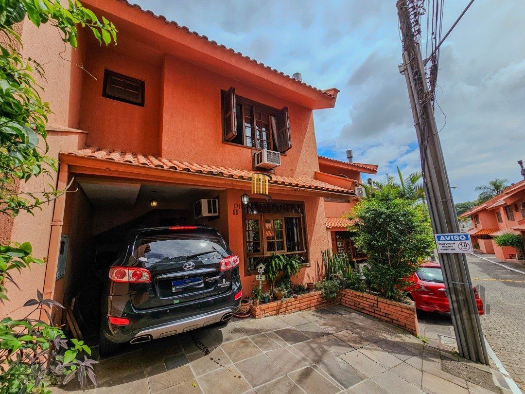 Casa em Condomínio 4 Dormitórios na Glória!!