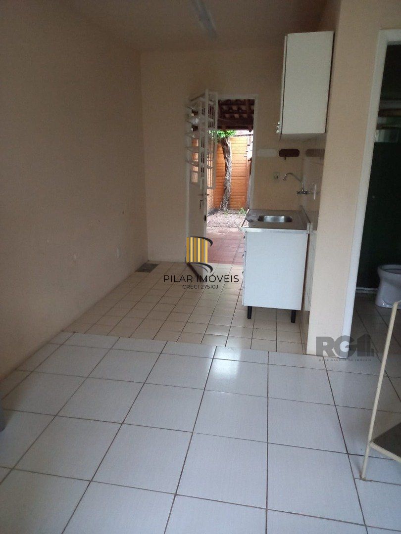 Casa de Condomínio 2 dormitórios no bairro Aberta dos Morros