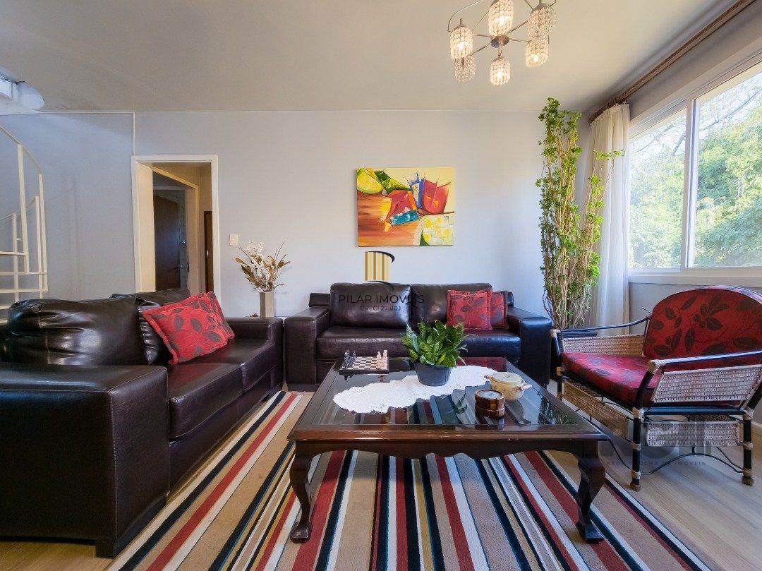 Cobertura, 2 quartos, 1 suite, dependência de empregada, 1 vaga de garagem, bairro Partenon