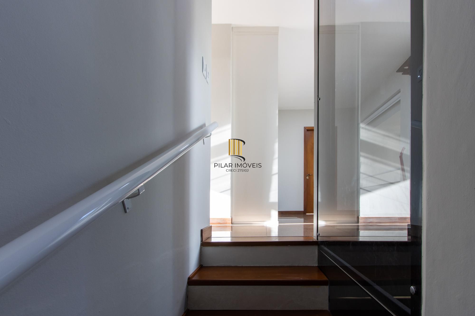 Casa 4 dormitórios com elevador