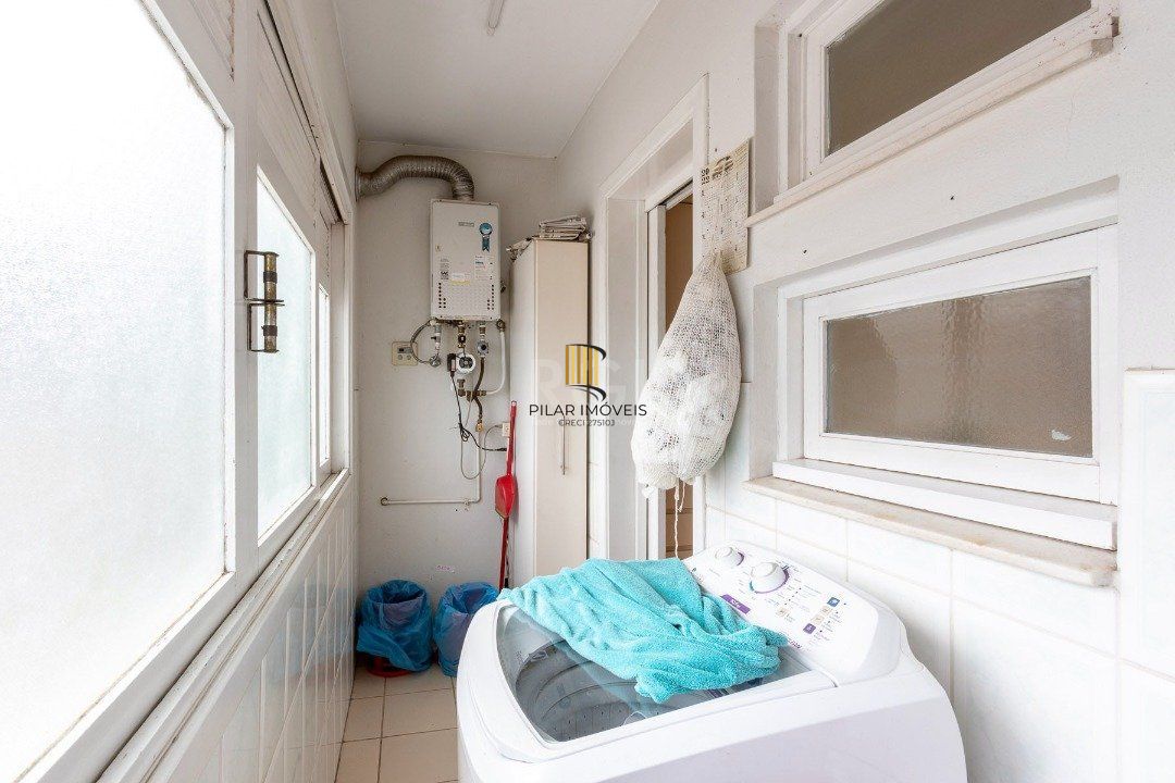 Cobertura para Venda - 255m², 3 dormitórios, sendo 1 suites, 2 vagas - Praia de Belas