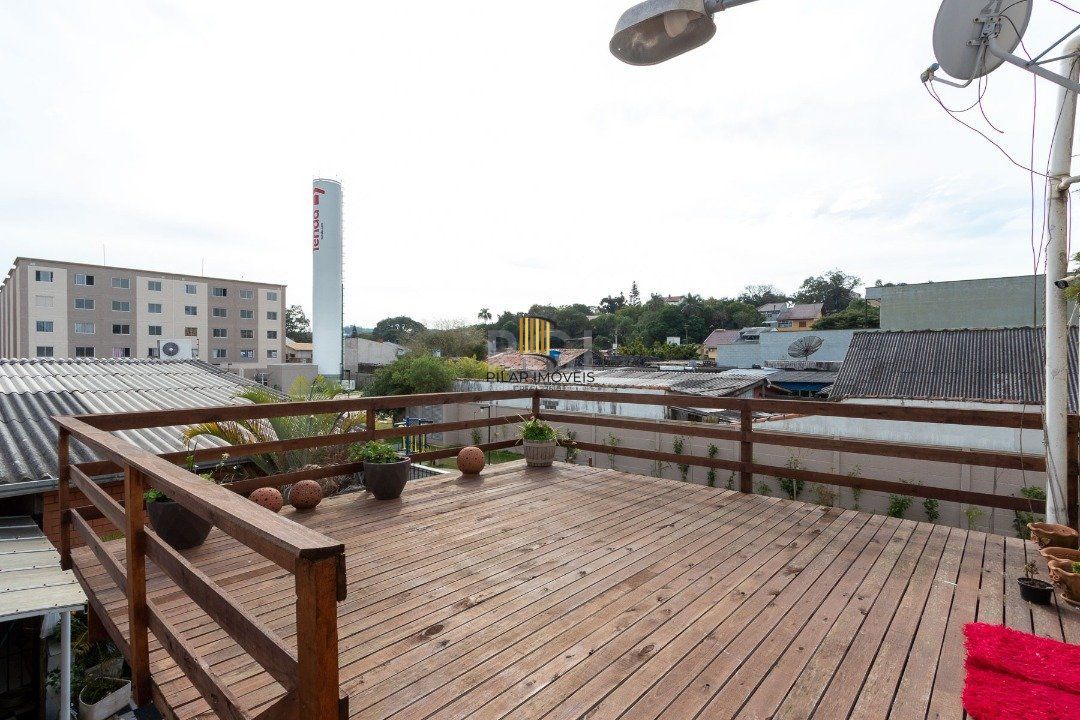 Sobrado para Venda - 300m², 3 dormitórios, sendo 1 suites, 3 vagas - Cavalhada