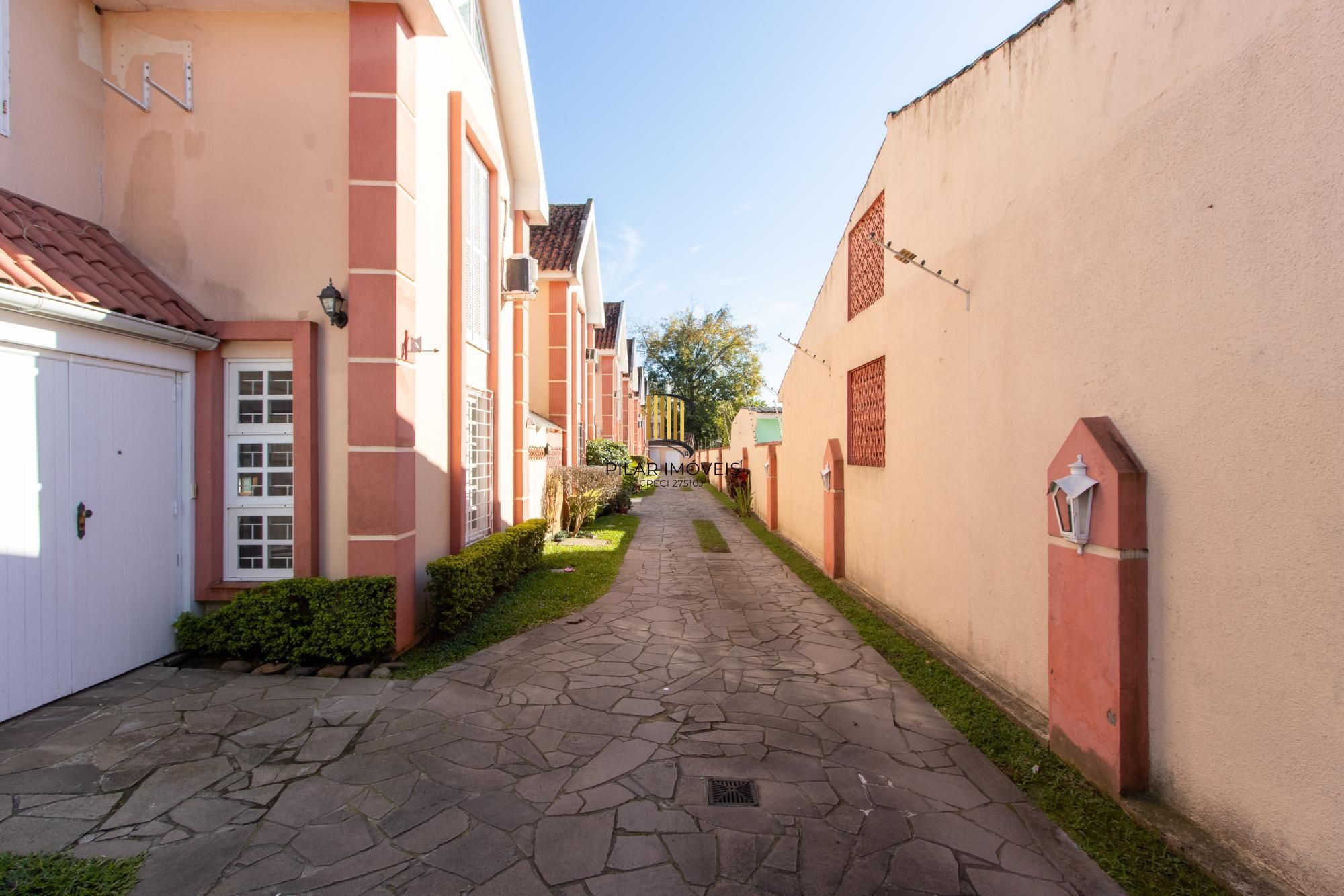 Casas de Condomínio para venda com Churrasqueira e 3 quartos, 145