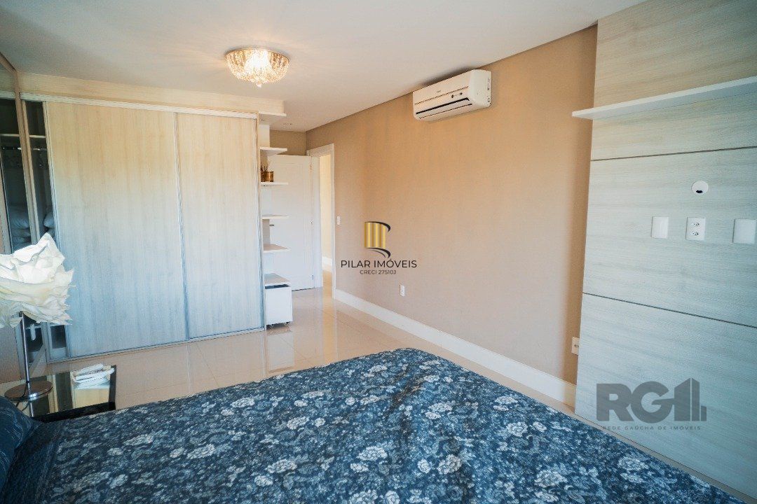 Oportunidade Única! Casa em Condomínio à Beira do Lago com 4 Suítes, sendo uma Térrea e uma Suíte Master Espetacular!