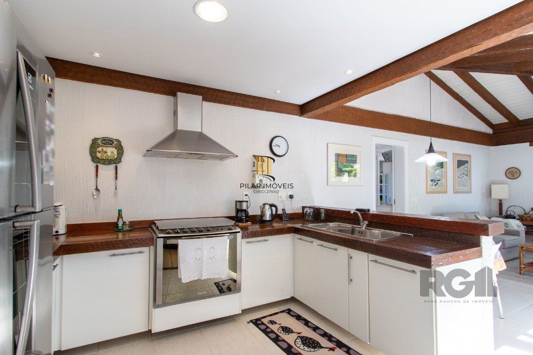 Casa para venda - 321m² - 4 suítes - Chapéu do Sol
