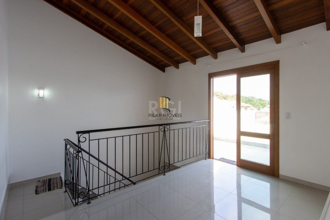 Casa para Venda - 204m², 3 dormitórios, sendo 3 suites, 2 vagas - Espirito Santo