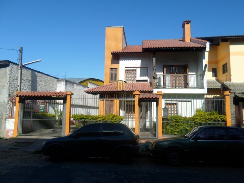 Casa para Venda - 400m², 6 dormitórios, sendo 2 suites, 5 vagas - Santo Antonio